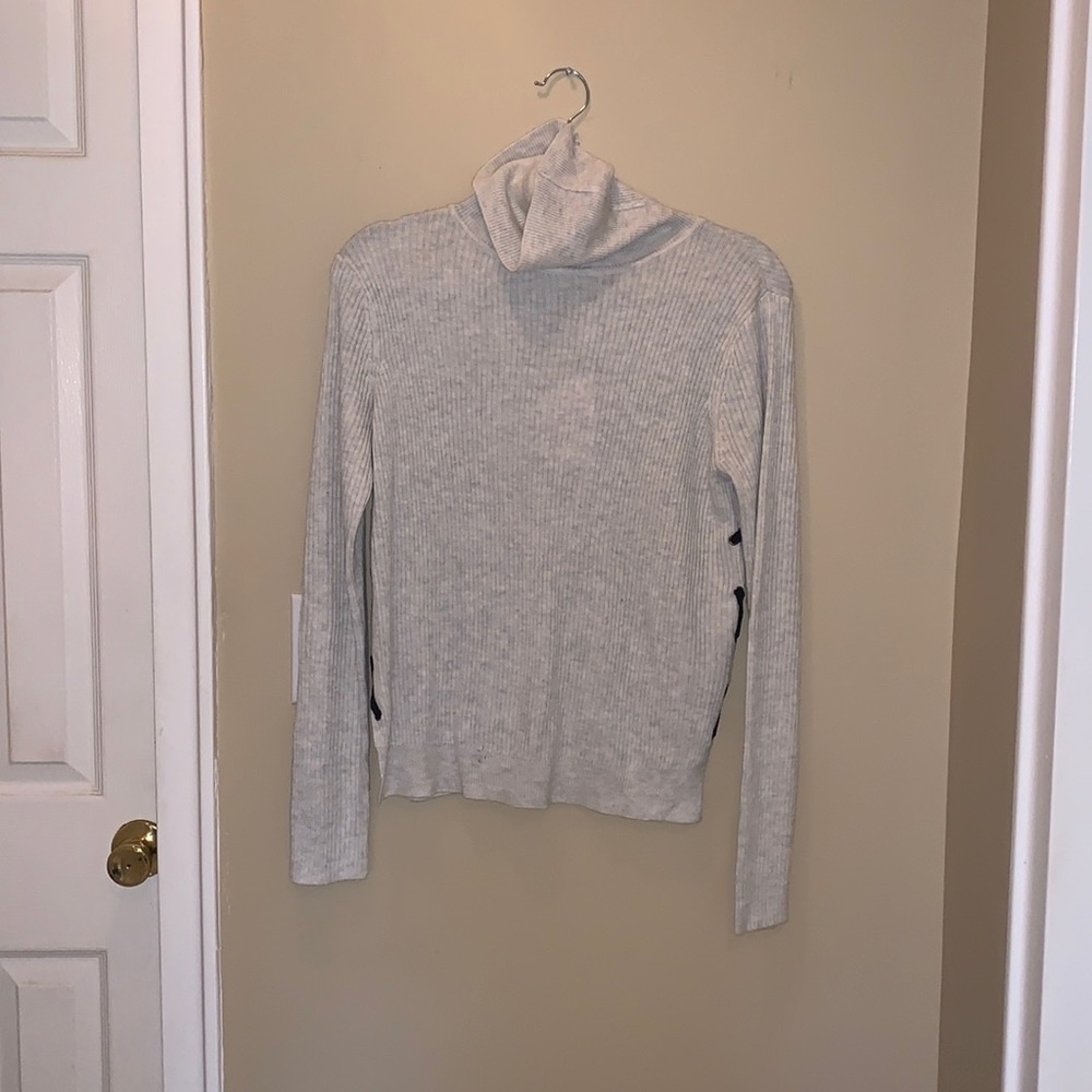 John + Jenn turtleneck sweater oatmeal color size S